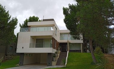Oportunidad !! Casa de Diseño, 4 dorm, Costa Esmeralda Pinamar