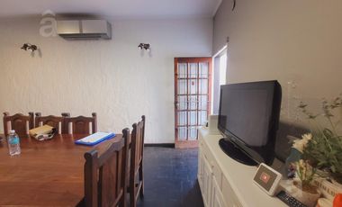 Casa en Villa Ballester - Venta - Seis Ambientes - Lote 15 mts x 50 mts.