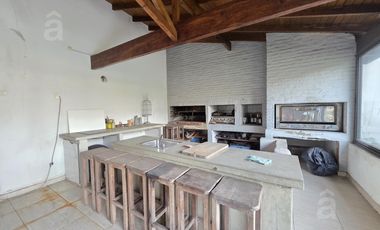 Casa en Villa Ballester - Venta - Seis Ambientes - Lote 15 mts x 50 mts.