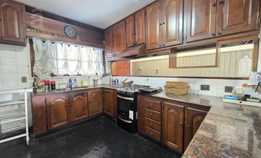 Casa en Villa Ballester - Venta - Seis Ambientes - Lote 15 mts x 50 mts.