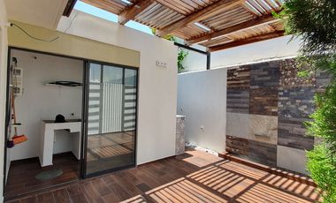 SE RENTA CASA EN ADAMAR DENTRO DE COTO MAREVNA