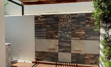 SE RENTA CASA EN ADAMAR DENTRO DE COTO MAREVNA