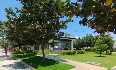 SE RENTA CASA EN ADAMAR DENTRO DE COTO MAREVNA