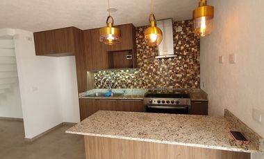 SE RENTA CASA EN ADAMAR DENTRO DE COTO MAREVNA