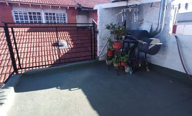 Casa en venta para dos familias de 3 ambiente y 2 ambientes  con cochera - Wilde