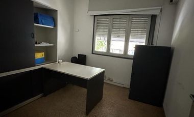 Gran Edificio Comercial en Lanús Este - a metros de Av. Hipolito Yrigoyen