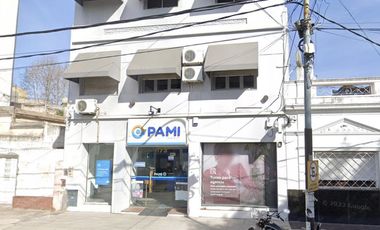 Gran Edificio Comercial en Lanús Este - a metros de Av. Hipolito Yrigoyen