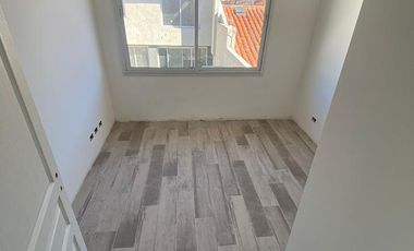 HERMOSO DUPLEX EN VENTA A ESTRENAR -ZONA OLIVOS.