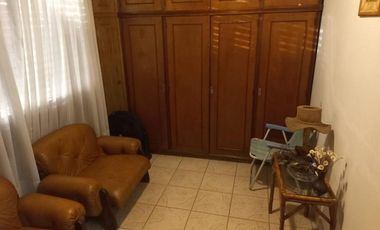 Casa en venta - 4 Dormitorios 3 Baños - Cochera - 1600Mts2 - Luis Guillón, Esteban Echeverría