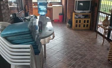 Casa en venta - 4 Dormitorios 3 Baños - Cochera - 1600Mts2 - Luis Guillón, Esteban Echeverría