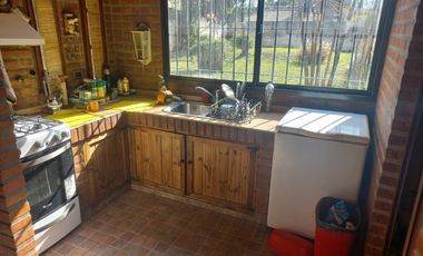 Casa en venta - 4 Dormitorios 3 Baños - Cochera - 1600Mts2 - Luis Guillón, Esteban Echeverría