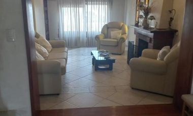 Casa en venta - 4 Dormitorios 3 Baños - Cochera - 1600Mts2 - Luis Guillón, Esteban Echeverría