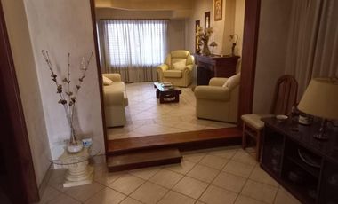 Casa en venta - 4 Dormitorios 3 Baños - Cochera - 1600Mts2 - Luis Guillón, Esteban Echeverría