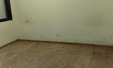 Casa en Florencio VarelaPres. Eduardo Lonardi Nº 65 entre Avenida Gobernador Monteverde y Juan Larrea. ????Florencio Varela. Barrio Villa Aurora.