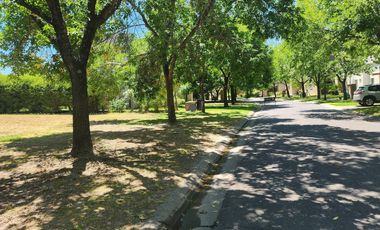 YA ESCRITURADO. ORIENTACION NORTE. LOTE INTERNO.