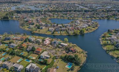 YA ESCRITURADO. ORIENTACION NORTE. LOTE INTERNO.