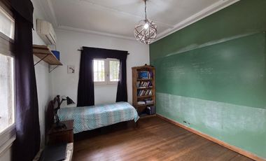 Venta Casa en San Miguel 5 ambientes con amplio Parque y Pileta