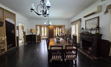 Venta Casa en San Miguel 5 ambientes con amplio Parque y Pileta