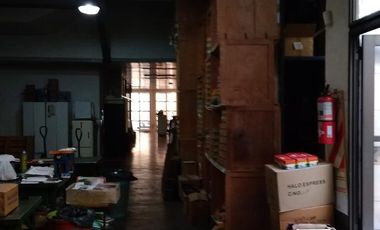 RETASADO Gran local en San Telmo 2000 m2   900 m2 de Terraza. EEUU y Defensa.