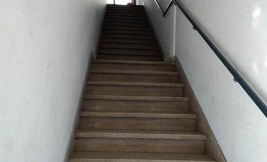 RETASADO Gran local en San Telmo 2000 m2   900 m2 de Terraza. EEUU y Defensa.