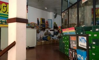 RETASADO Gran local en San Telmo 2000 m2   900 m2 de Terraza. EEUU y Defensa.