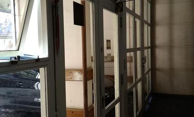 RETASADO Gran local en San Telmo 2000 m2   900 m2 de Terraza. EEUU y Defensa.