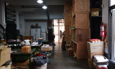 RETASADO Gran local en San Telmo 2000 m2   900 m2 de Terraza. EEUU y Defensa.