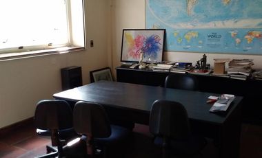 RETASADO Gran local en San Telmo 2000 m2   900 m2 de Terraza. EEUU y Defensa.