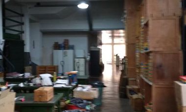 RETASADO Gran local en San Telmo 2000 m2   900 m2 de Terraza. EEUU y Defensa.