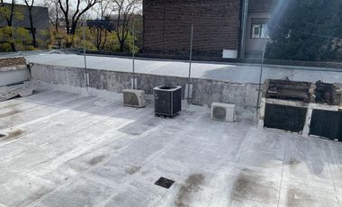 Establecimiento Industrial de 1350 m2 cubiertos, con salida a dos calles