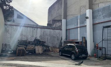 Establecimiento Industrial de 1350 m2 cubiertos, con salida a dos calles
