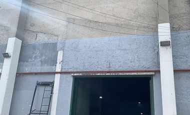 Establecimiento Industrial de 1350 m2 cubiertos, con salida a dos calles