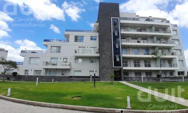 Departamento de 3 dormitorios y 3 baños en Fontanas del Sur!