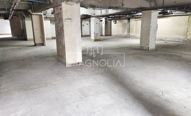 Local Comercial en Arriendo en A pasos del Metro Tobalaba, metro El Golf
