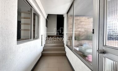 Casa en Arriendo en RECIEN REMODELADA CON HERMOSA VISTA