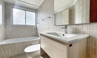 Casa en Arriendo en RECIEN REMODELADA CON HERMOSA VISTA