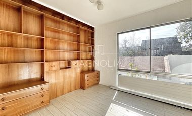 Casa en Arriendo en RECIEN REMODELADA CON HERMOSA VISTA