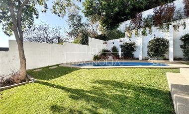 Casa en Arriendo en RECIEN REMODELADA CON HERMOSA VISTA