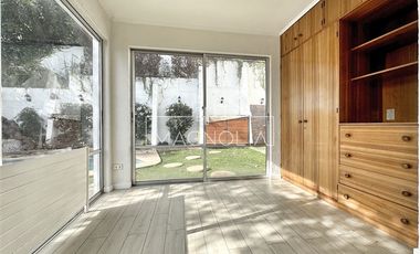 Casa en Arriendo en RECIEN REMODELADA CON HERMOSA VISTA