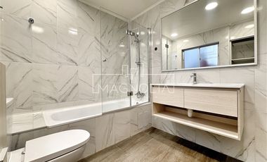 Casa en Arriendo en RECIEN REMODELADA CON HERMOSA VISTA