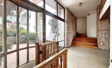 Casa en Arriendo en RECIEN REMODELADA CON HERMOSA VISTA