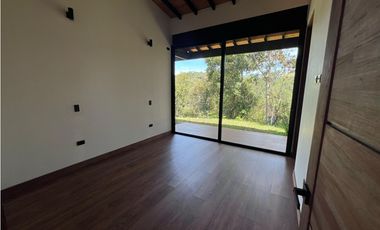 VENTA DE CASA CAMPESTRE PARA ESTRENAR EN PARCELA CERRADA EN EL RETIRO