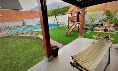 Casa en Arriendo en Avenida Quilin Las Pircas