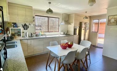 EN VENTA AMPLIA CASA, A PASOS DE UCT CAMPUS NORTE