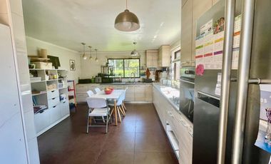 EN VENTA AMPLIA CASA, A PASOS DE UCT CAMPUS NORTE