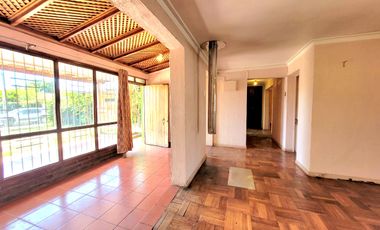 GRAN CASA EN PLENO CENTRO DE TALAGANTE