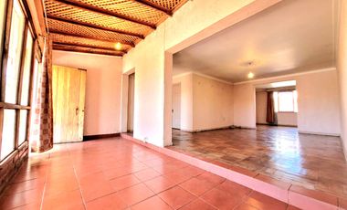 GRAN CASA EN PLENO CENTRO DE TALAGANTE