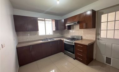 Casa en renta en Cerradas de Cumbres con paneles solares en Monterrey