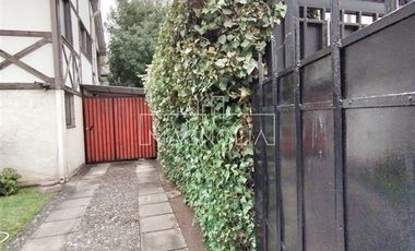 Casa en Venta en El Aromo/ Mar Jónico/ Estadio Croata