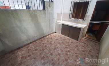 Triplex con cochera y parrilla en San Bernardo